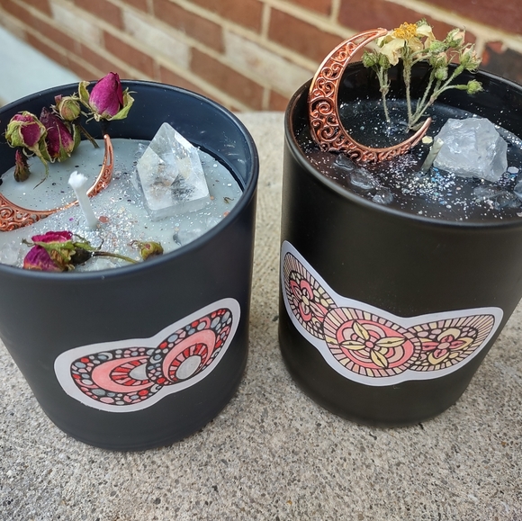 Lunar Eclipse 6oz Hand Poured Candle - Picture 5 of 16